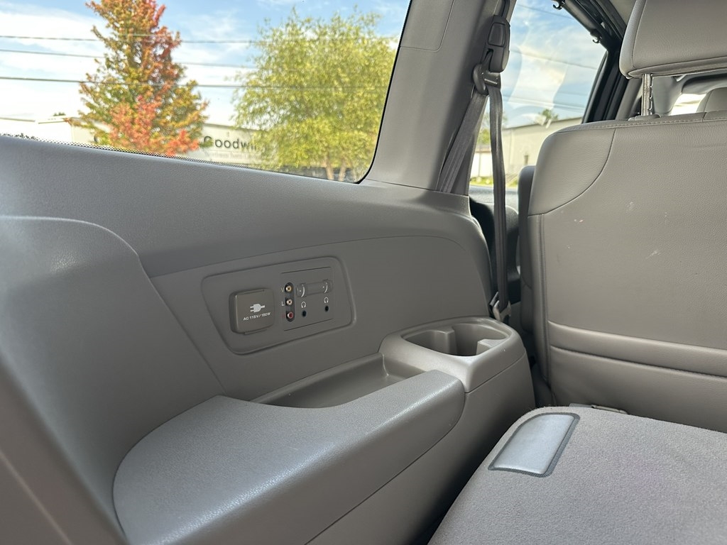 2014 Honda Odyssey EX-L photo 29