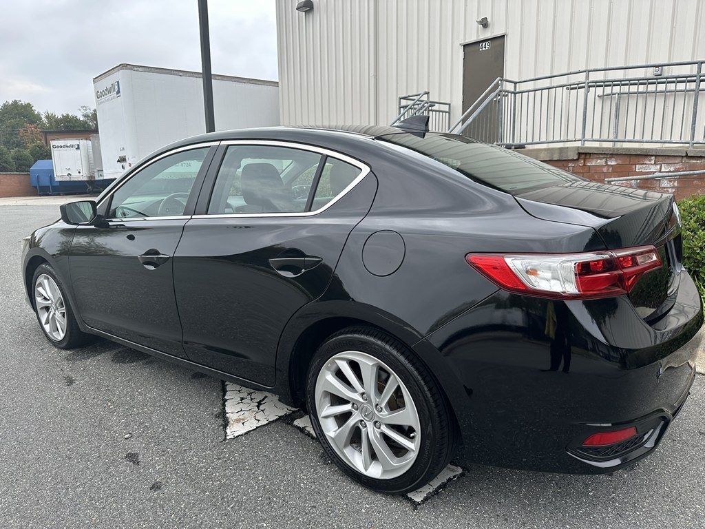 2017 Acura ILX 2.4L Premium photo 3