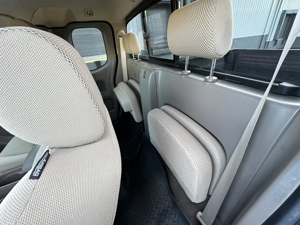 2009 Suzuki Equator photo 19