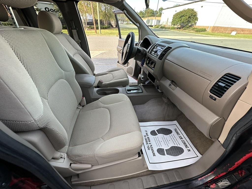 2009 Suzuki Equator photo 22