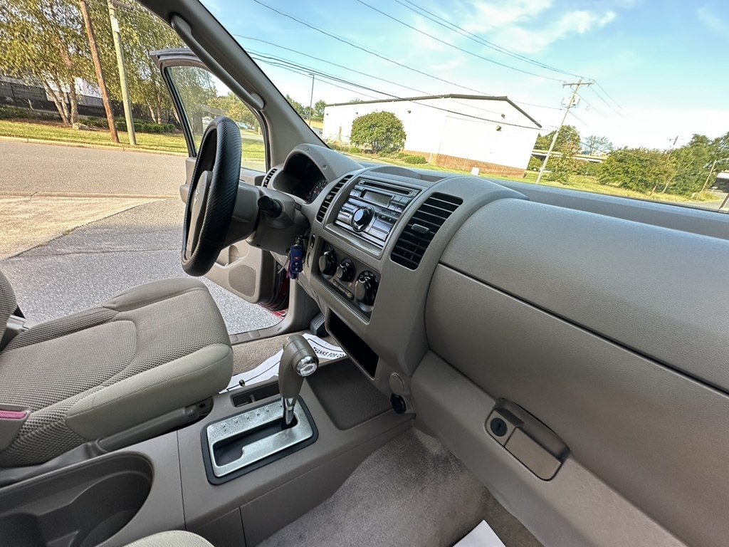 2009 Suzuki Equator photo 23