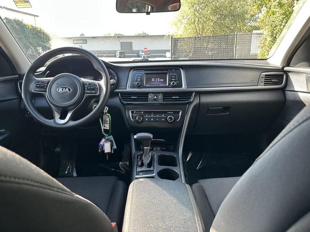 Kia Optima LX 2017