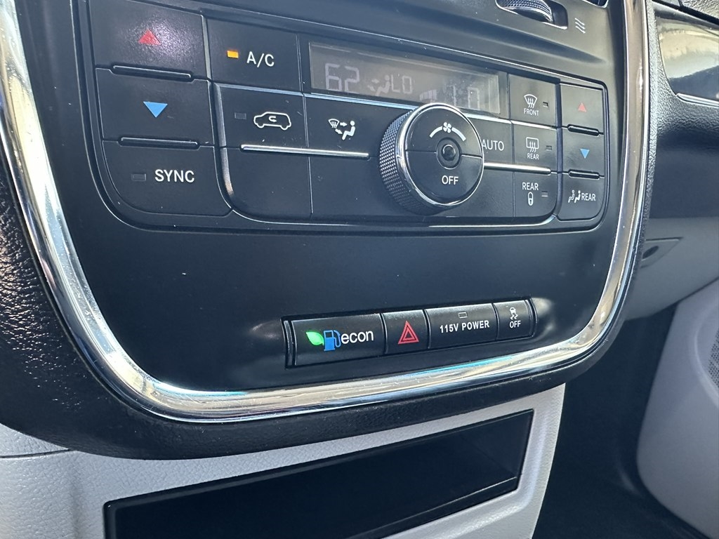 Chrysler Town & Country Touring 2014
