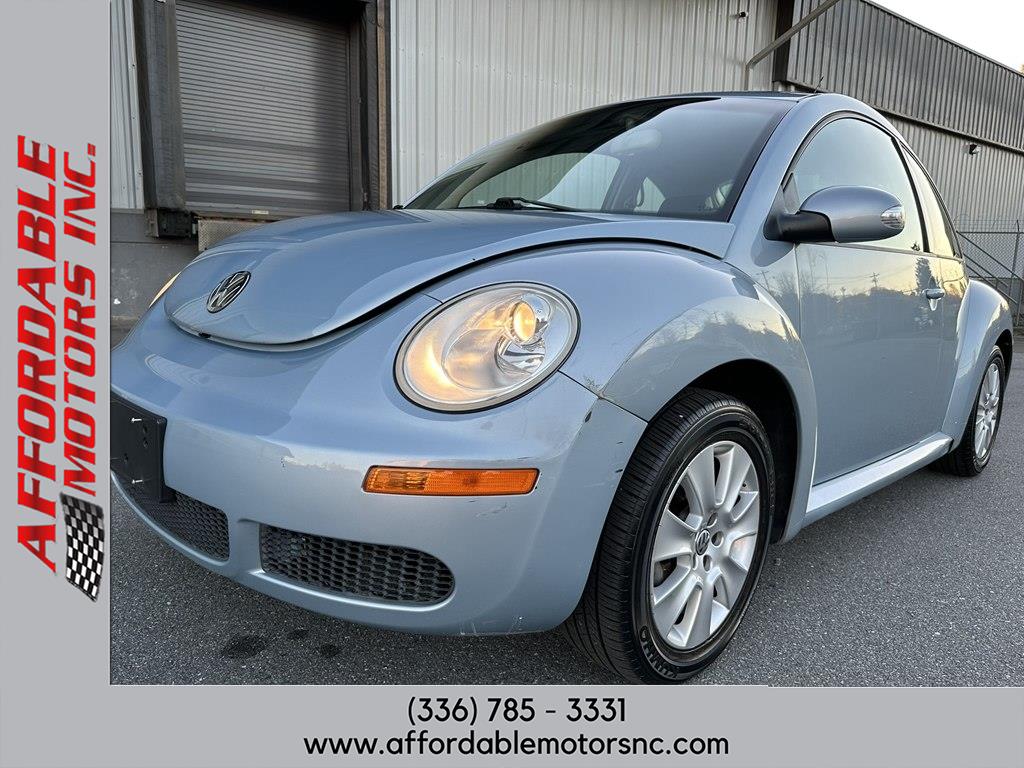 2010 Volkswagen New Beetle Base