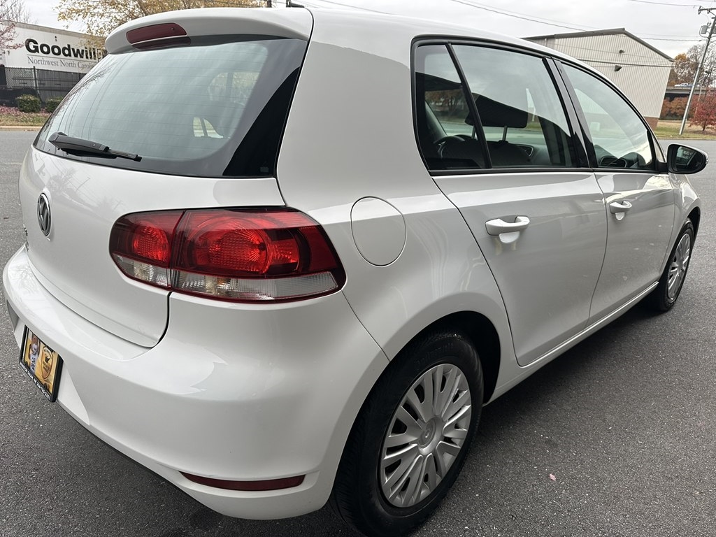 2010 Volkswagen Golf 2.5L photo 3