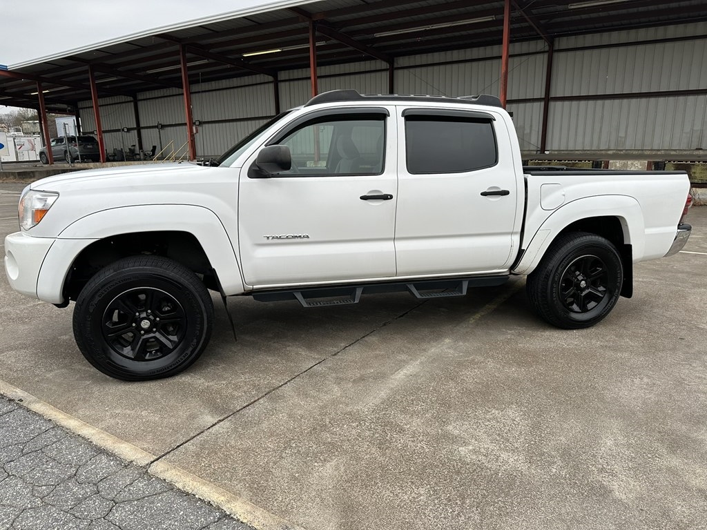 2009 Toyota Tacoma PreRunner Double Cab V6 photo 2