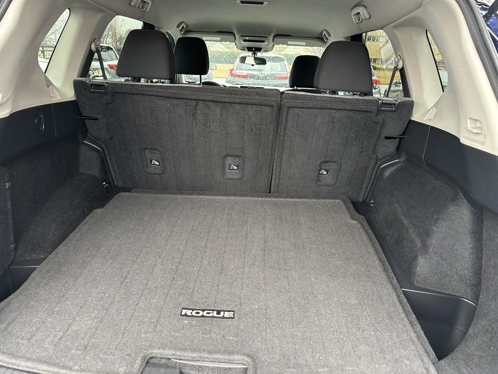 2021 Nissan Rogue SV - Photo 25