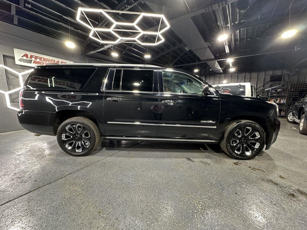 2018 GMC Yukon XL Denali - Photo 8