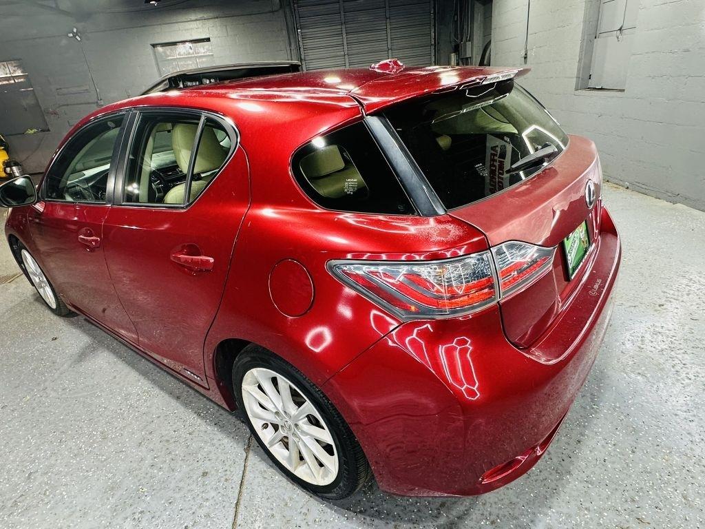 Lexus CT photo 4