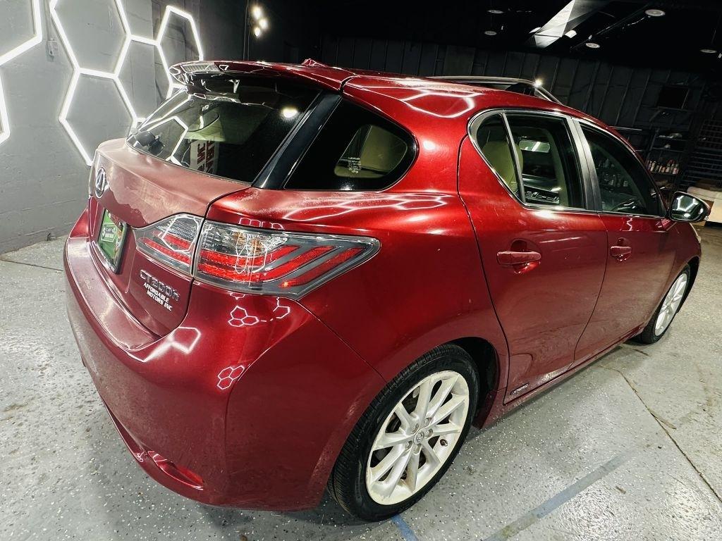 Lexus CT photo 5