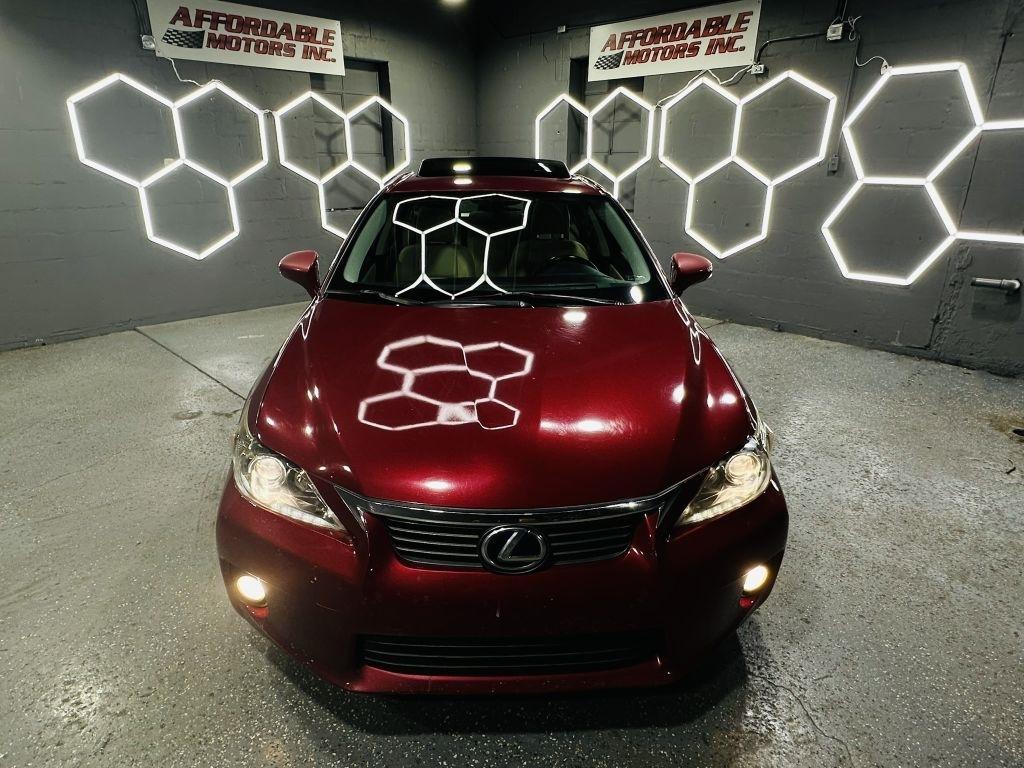 Lexus CT photo 9