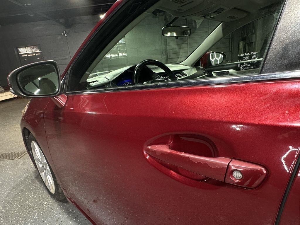 Lexus CT photo 11