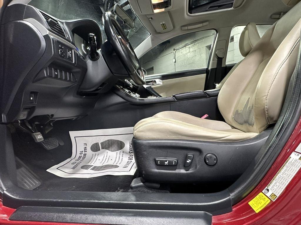Lexus CT photo 13
