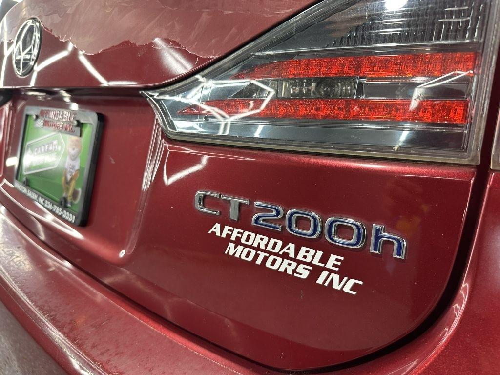 Lexus CT photo 34