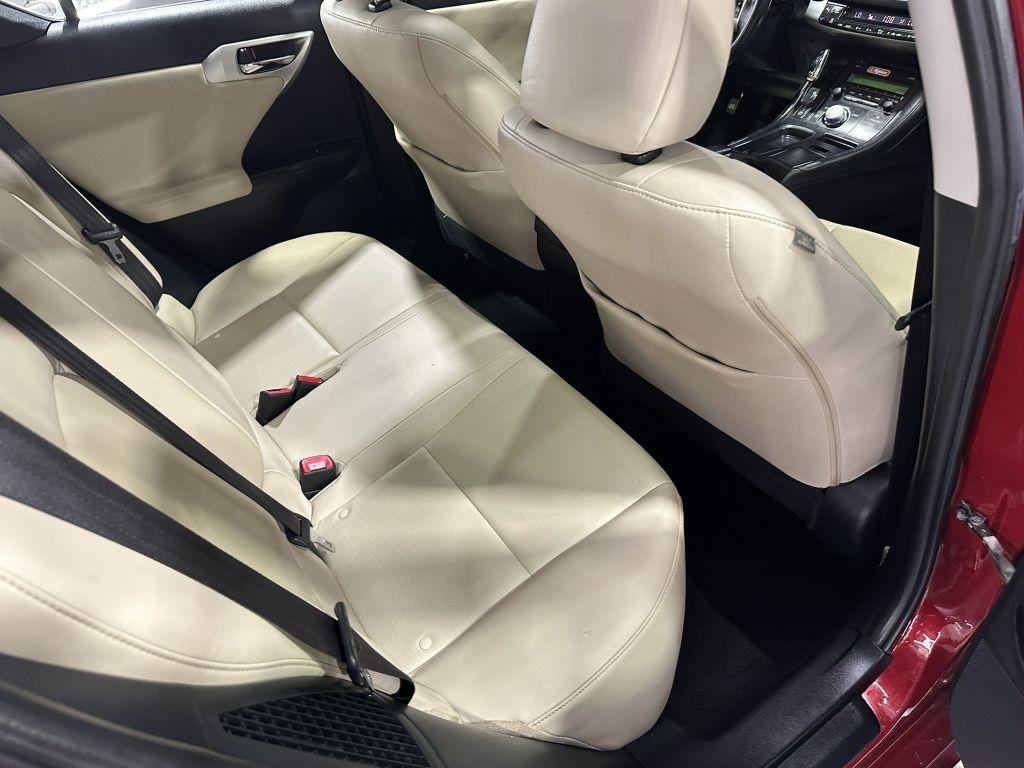 Lexus CT photo 37