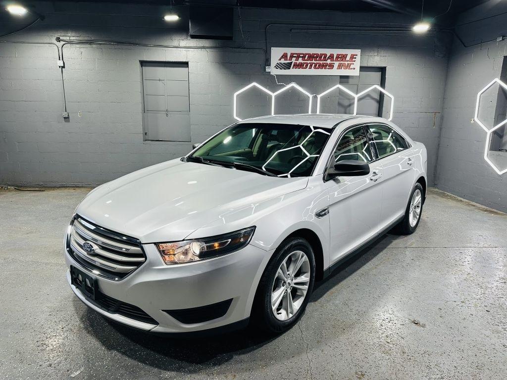 Ford Taurus SE FWD 2017
