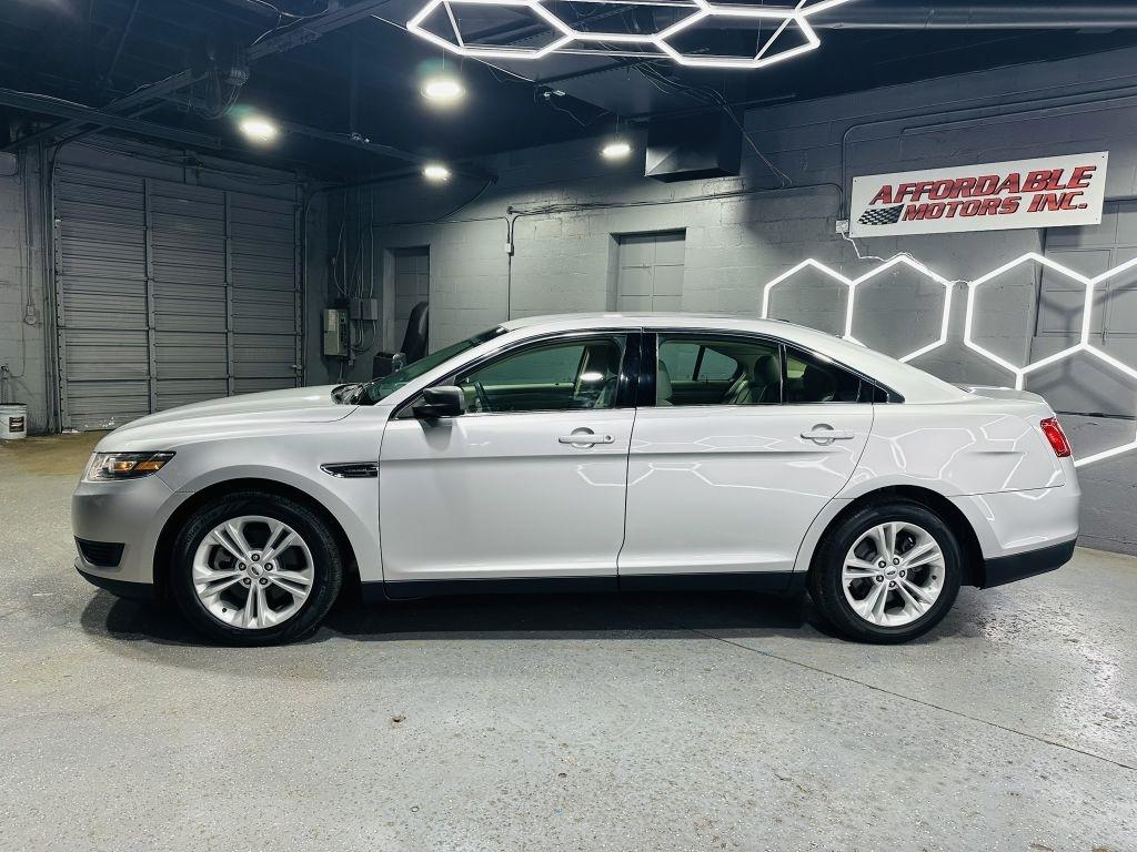 Ford Taurus SE FWD 2017