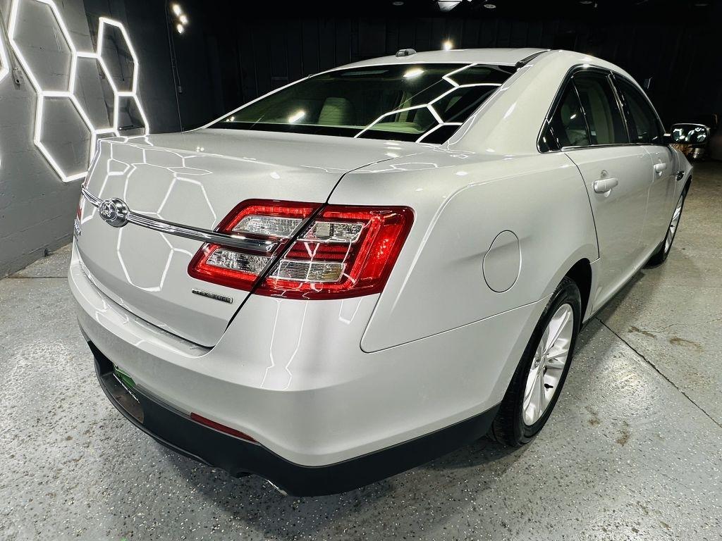 Ford Taurus SE FWD 2017