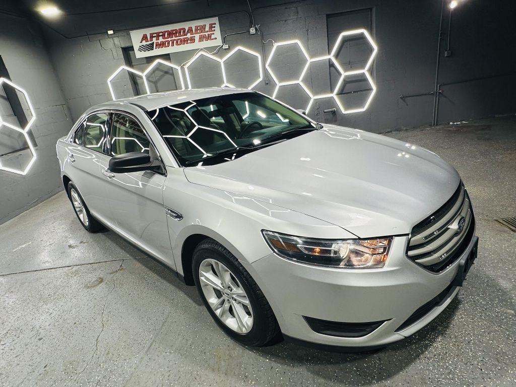 Ford Taurus SE FWD 2017
