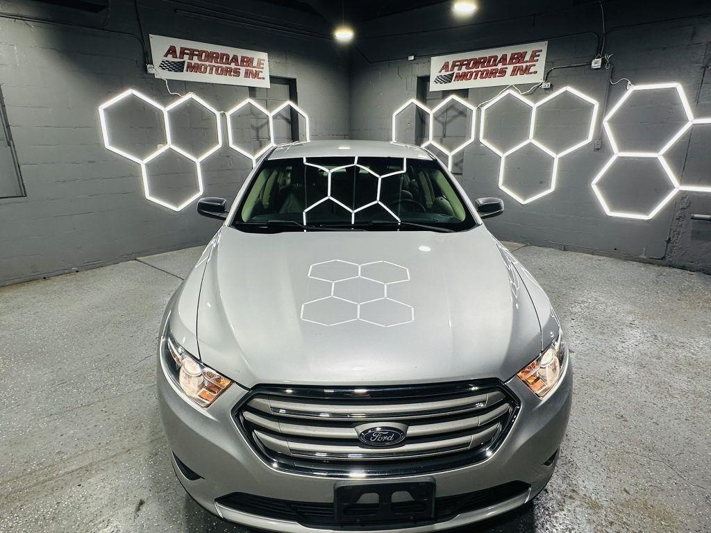 Ford Taurus SE FWD 2017