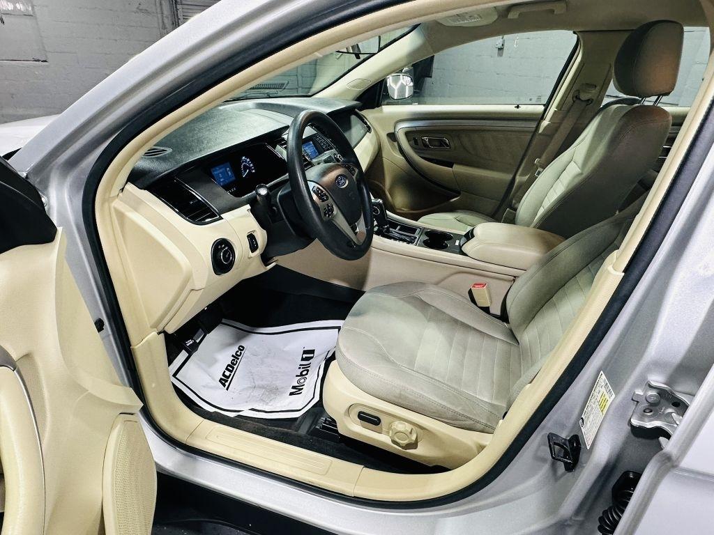 Ford Taurus SE FWD 2017