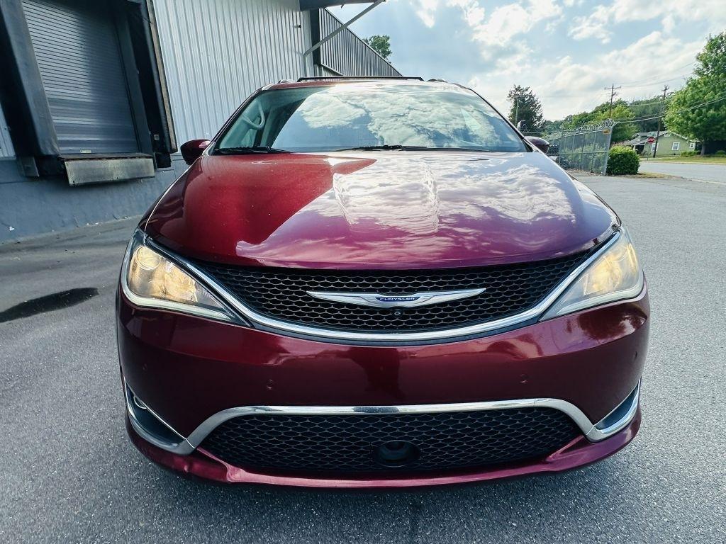 Chrysler Pacifica photo 9