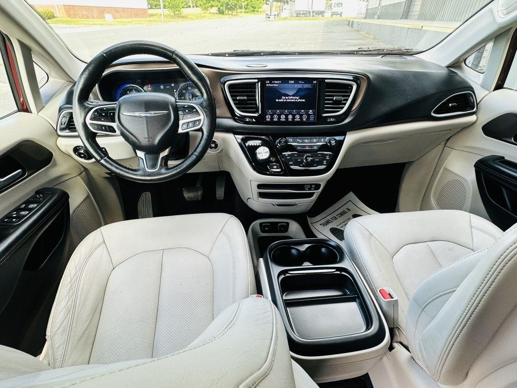 Chrysler Pacifica photo 24