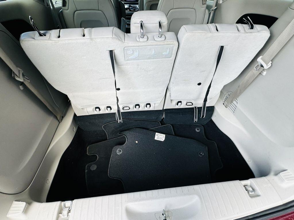 Chrysler Pacifica photo 29