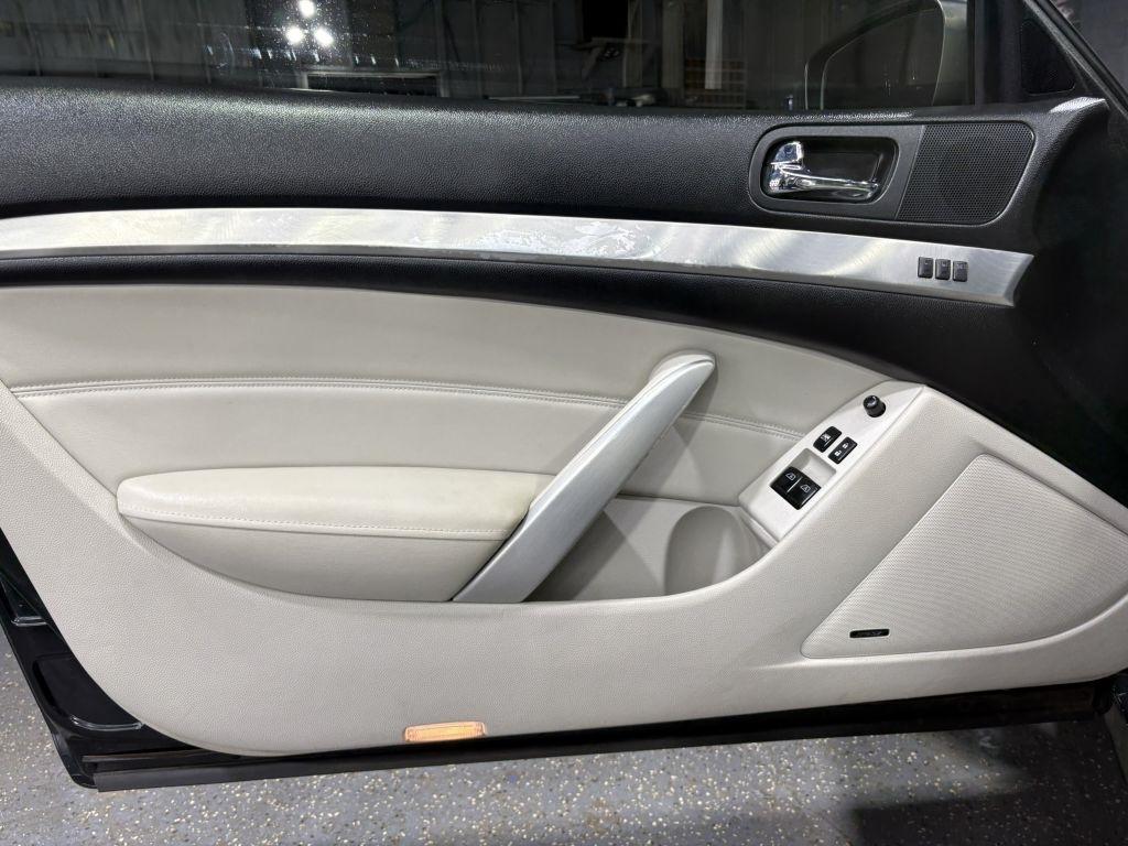 Infiniti Q60 Coupe AWD 2014