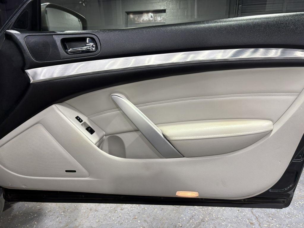 Infiniti Q60 Coupe AWD 2014
