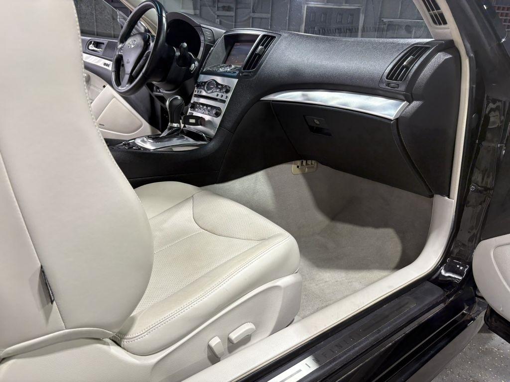 Infiniti Q60 Coupe AWD 2014