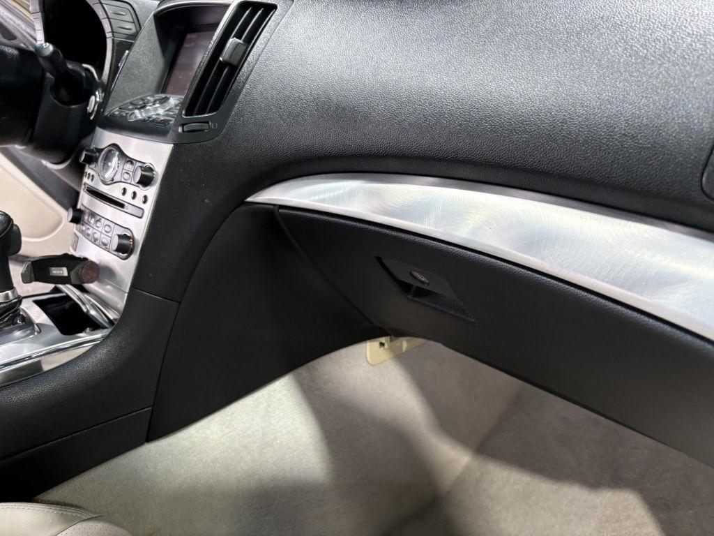 Infiniti Q60 Coupe AWD 2014