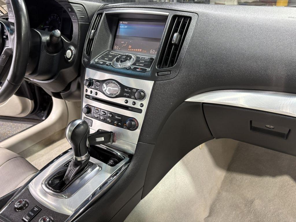 Infiniti Q60 Coupe AWD 2014