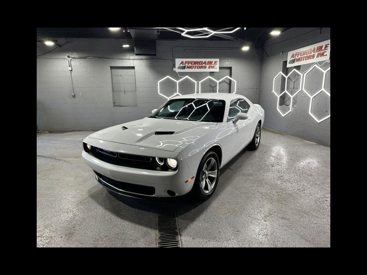 Dodge Challenger SXT 2021