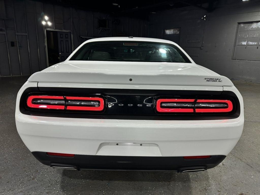 Dodge Challenger SXT 2021