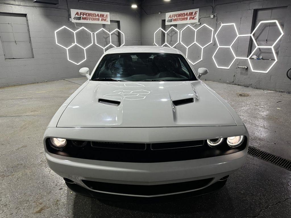Dodge Challenger SXT 2021