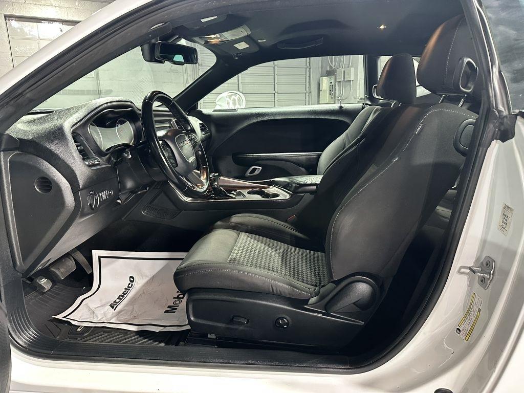 Dodge Challenger SXT 2021
