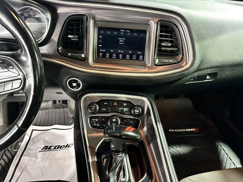 Dodge Challenger SXT 2021