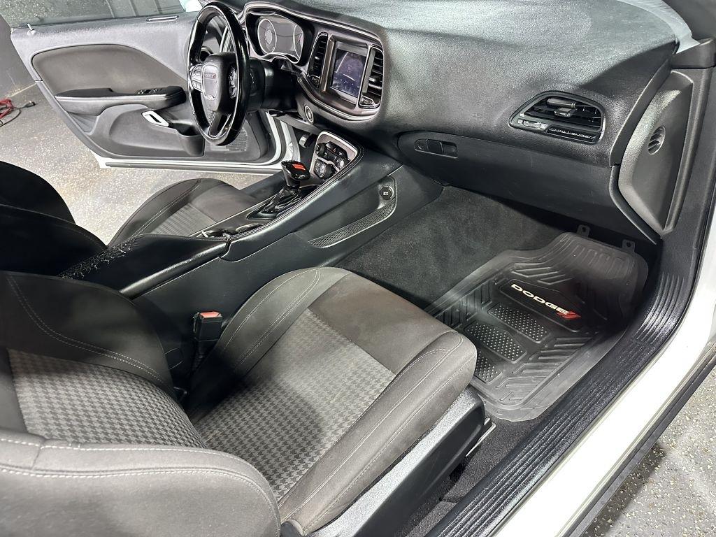 Dodge Challenger SXT 2021