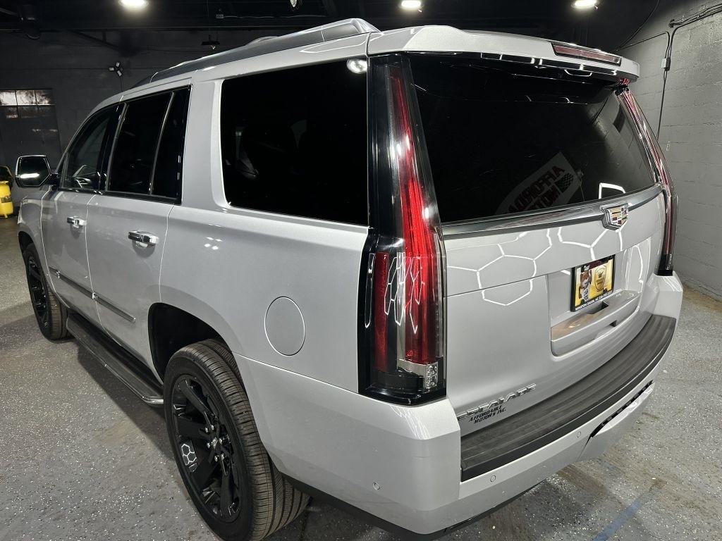Cadillac Escalade Luxury 4WD 2017