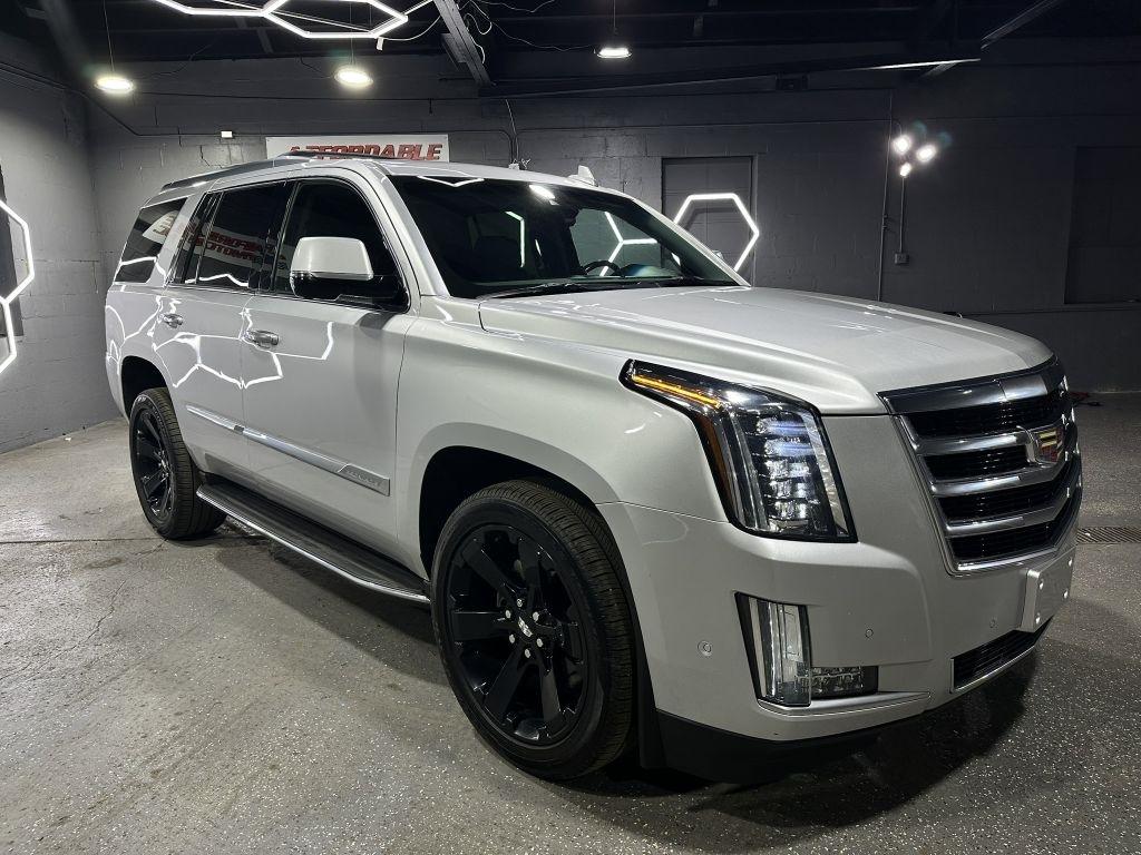 Cadillac Escalade Luxury 4WD 2017