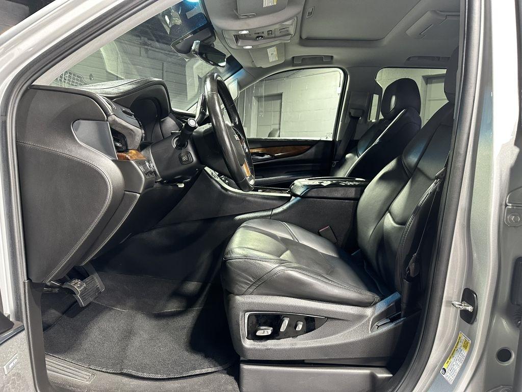 Cadillac Escalade Luxury 4WD 2017
