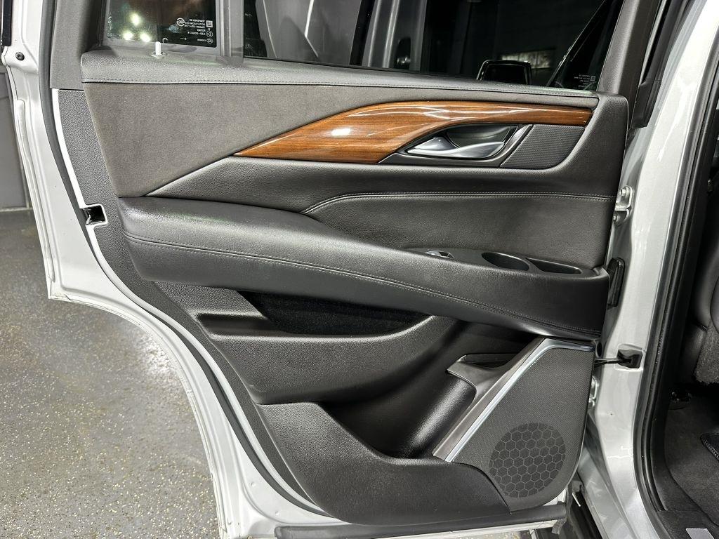 Cadillac Escalade Luxury 4WD 2017