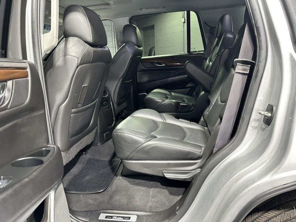 Cadillac Escalade Luxury 4WD 2017
