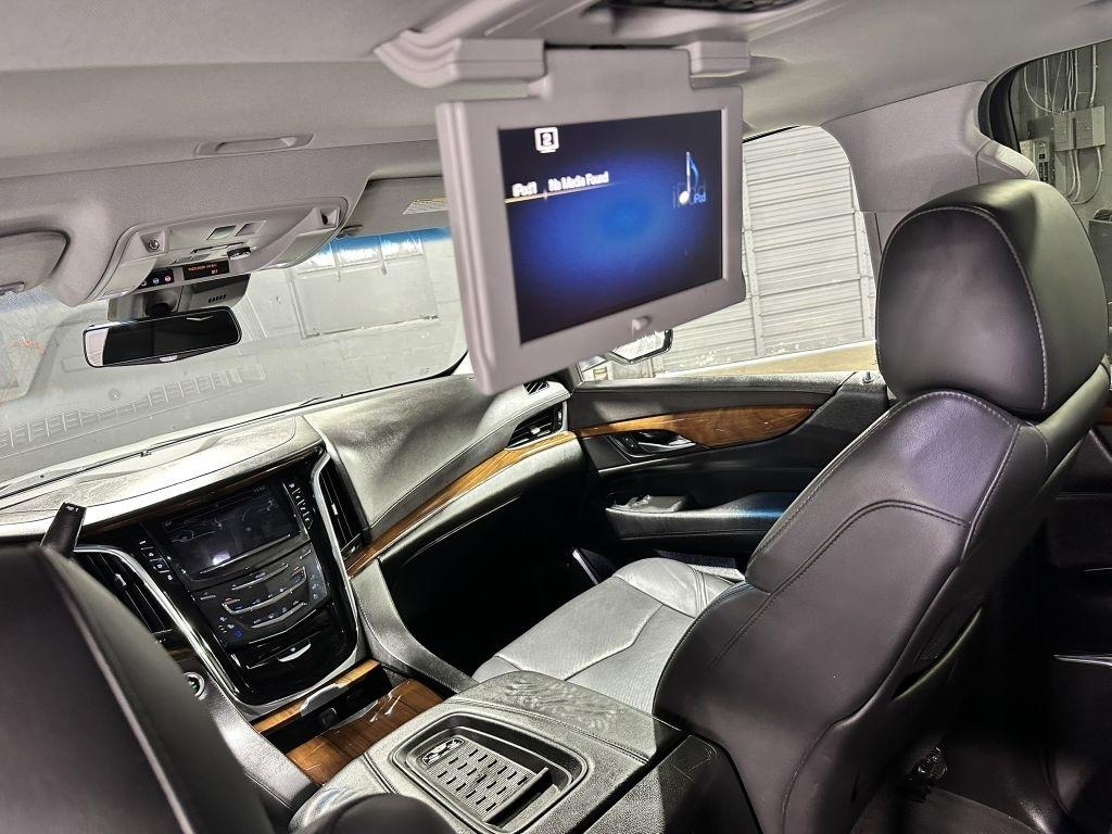 Cadillac Escalade Luxury 4WD 2017