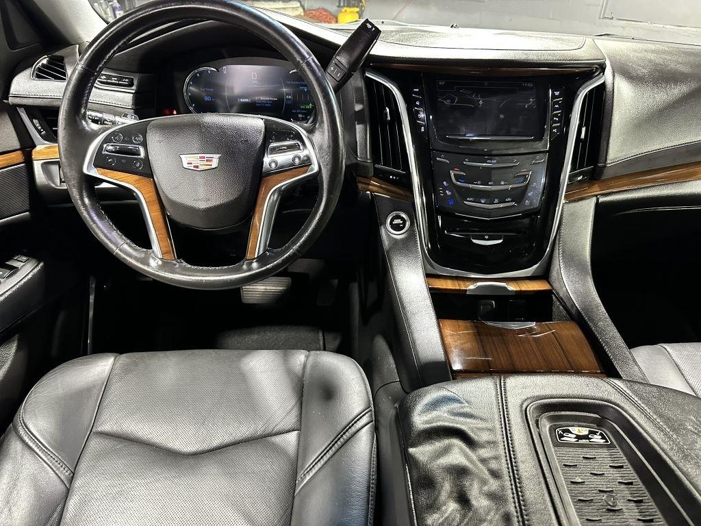 Cadillac Escalade Luxury 4WD 2017
