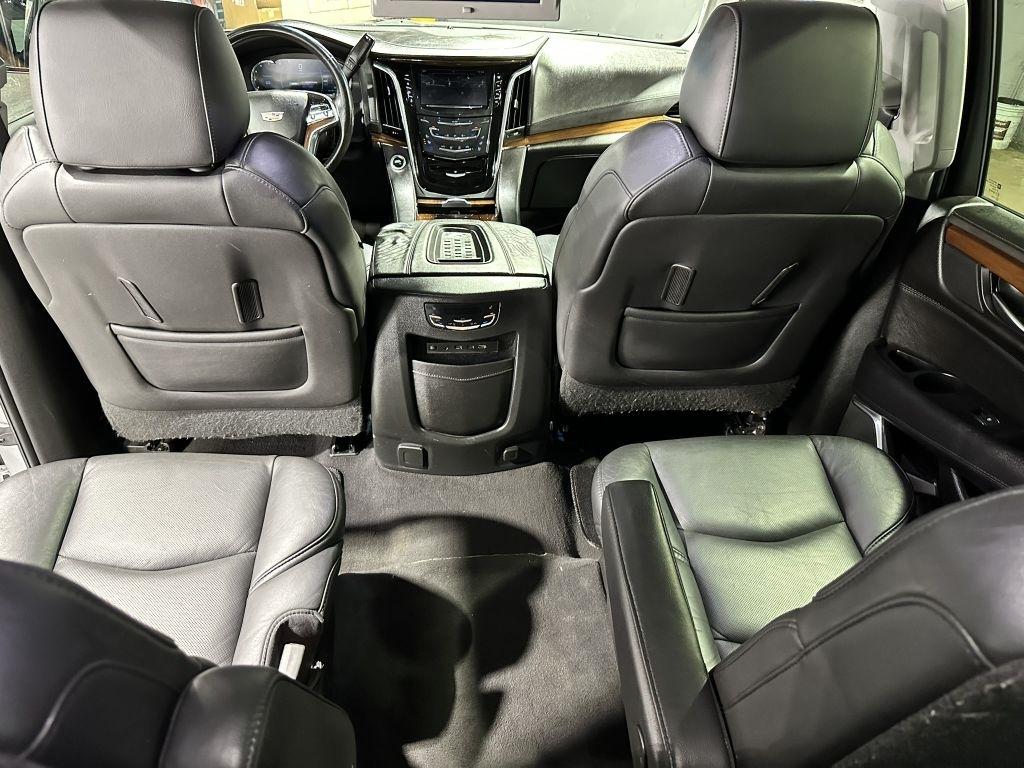 Cadillac Escalade Luxury 4WD 2017