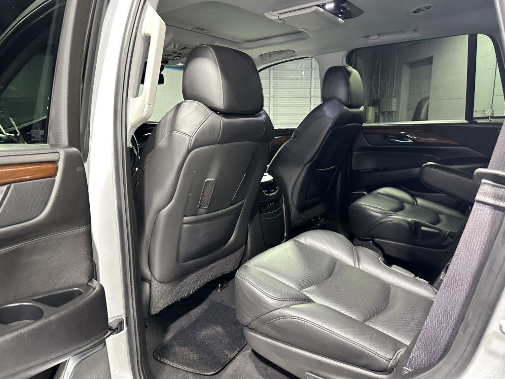 Cadillac Escalade Luxury 4WD 2017