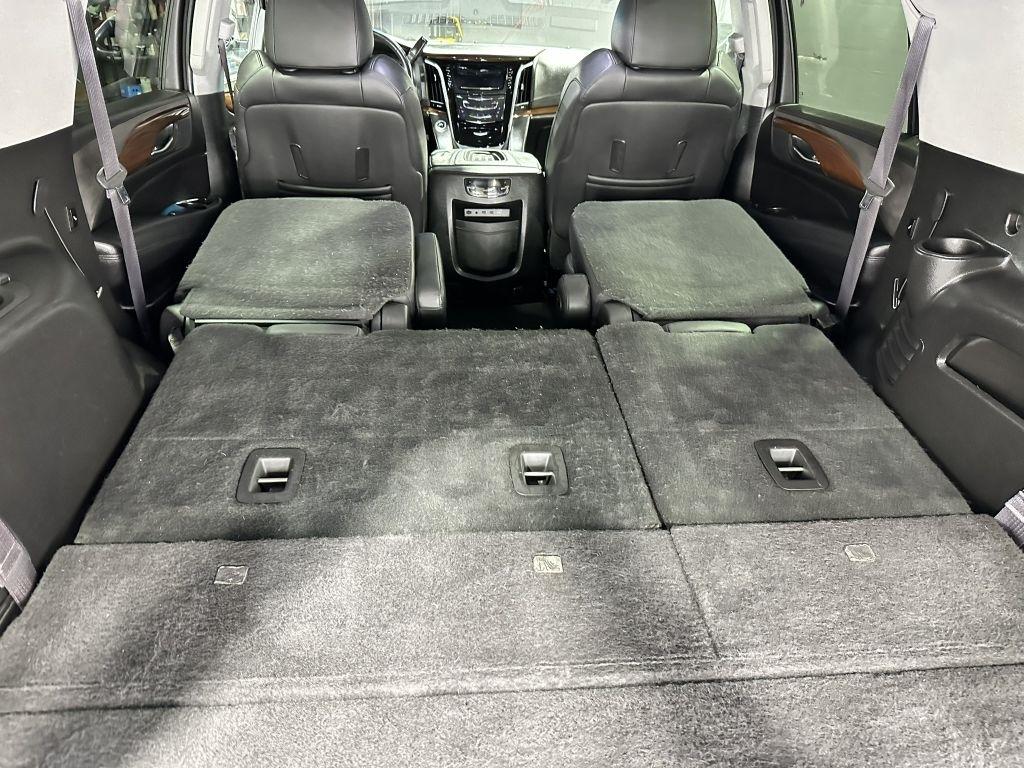 Cadillac Escalade Luxury 4WD 2017