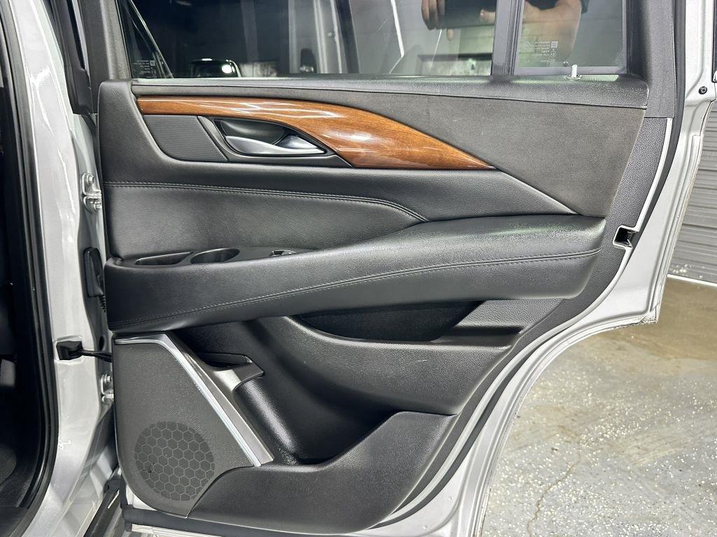 Cadillac Escalade Luxury 4WD 2017